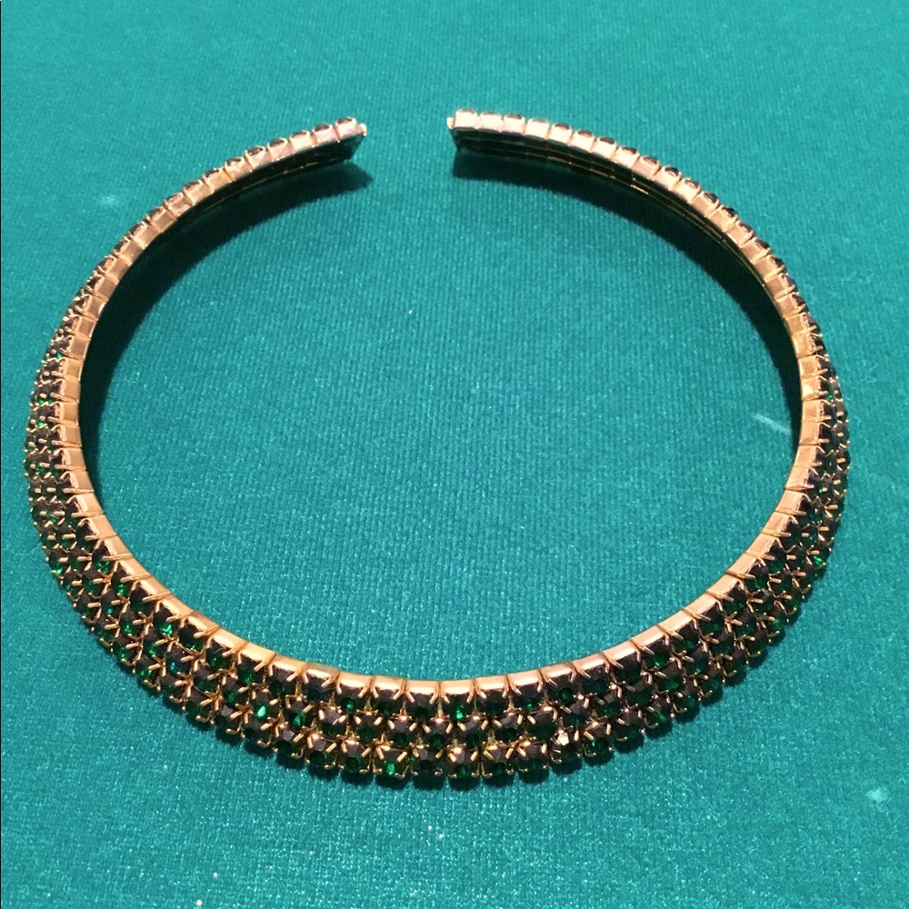 Beautiful Emerald Green Crystal Choker‼️🔥😍❤️🔥❤️